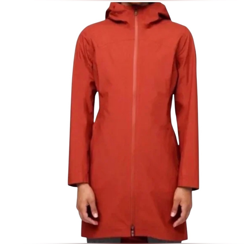 Lululemon rain rebel jacket Size 4